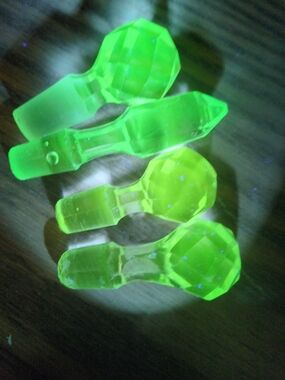 Set of 4 Maganese Glass Clear Faceted Bottle Stoppers